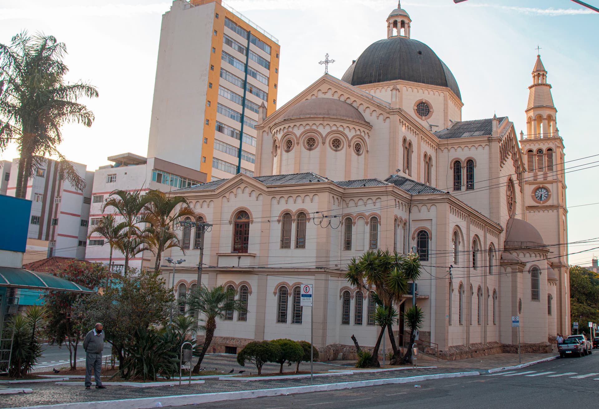 Catedral Metropolitana de Pouso Alegre (Paróquia de Bom Jesus)
